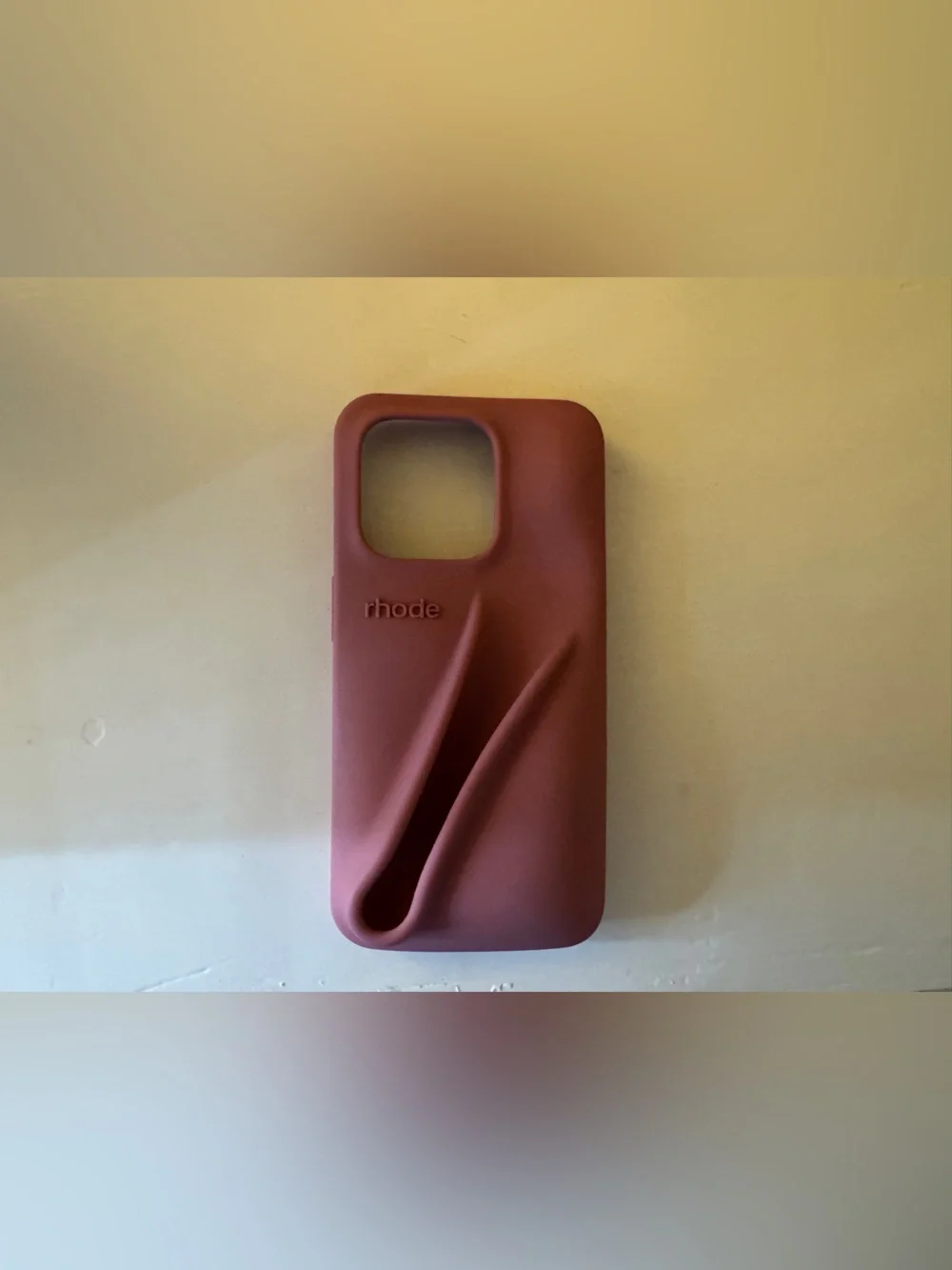 Rhode Mauve iPhone 15 pro Case
